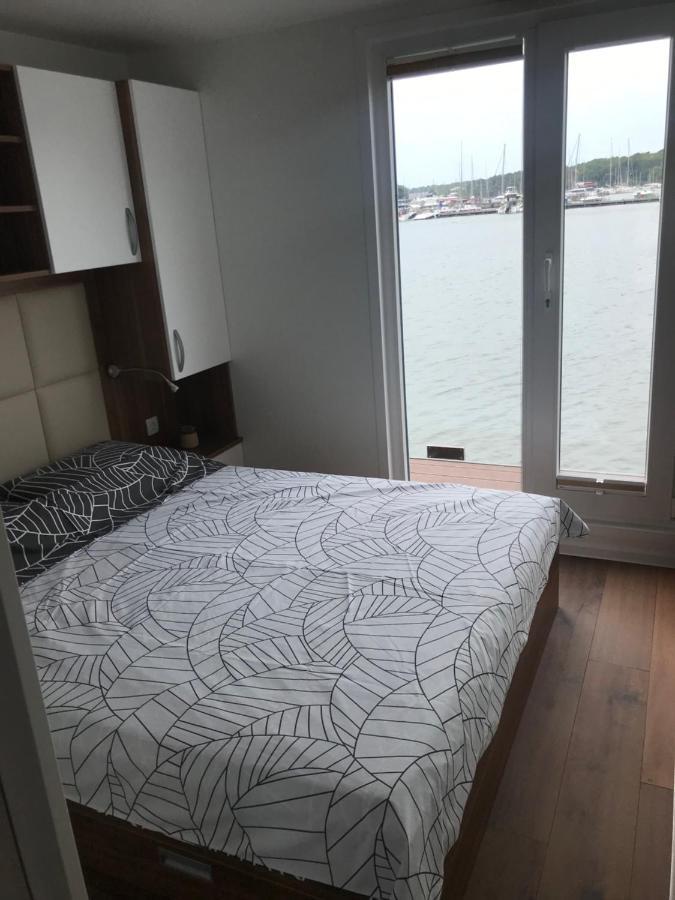 Floating House Varoni Pula Luaran gambar